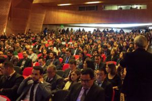 Clase Ejecutiva UC graduó a 1485 nuevos alumnos de sus programas de diplomado online