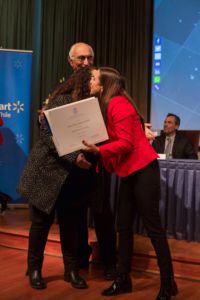 Clase Ejecutiva UC graduó a alumnos de Walmart de sus programas de diplomado online.