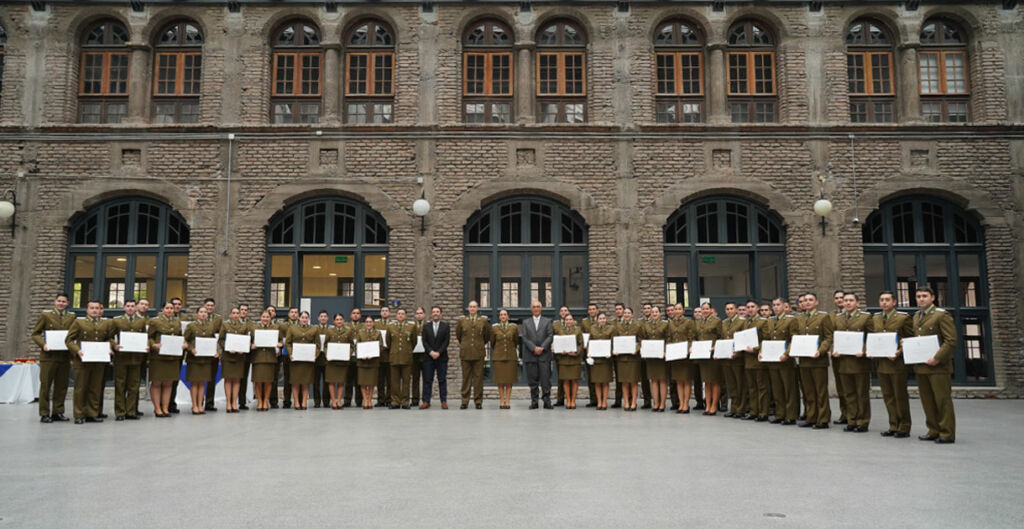 diplomado, Diplomado en Herramientas para el liderazgo y gestión pública, Carabineros, Clase Ejecutiva UC